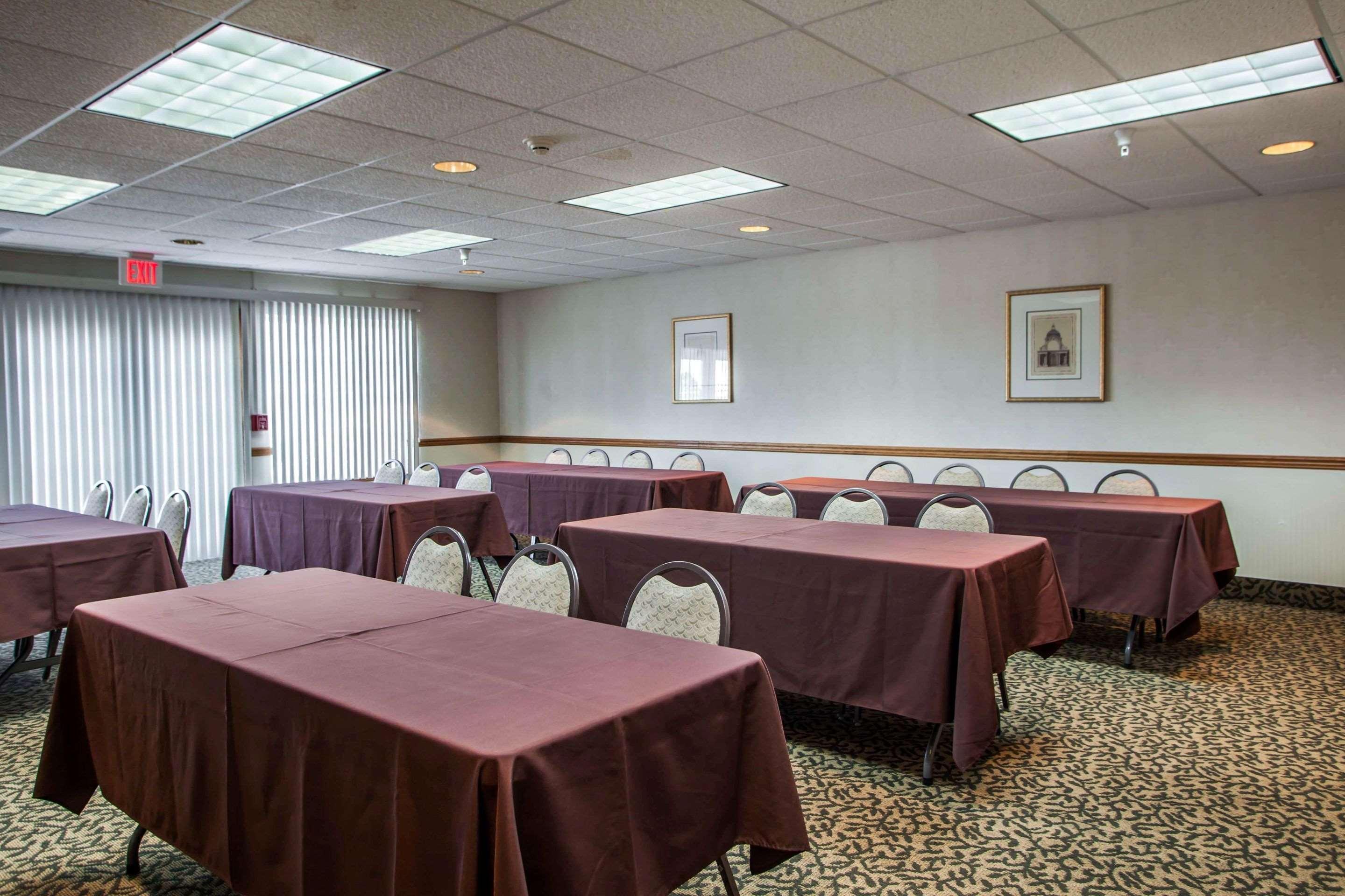 Comfort Inn & Suites Geneva- West Chicago Екстериор снимка
