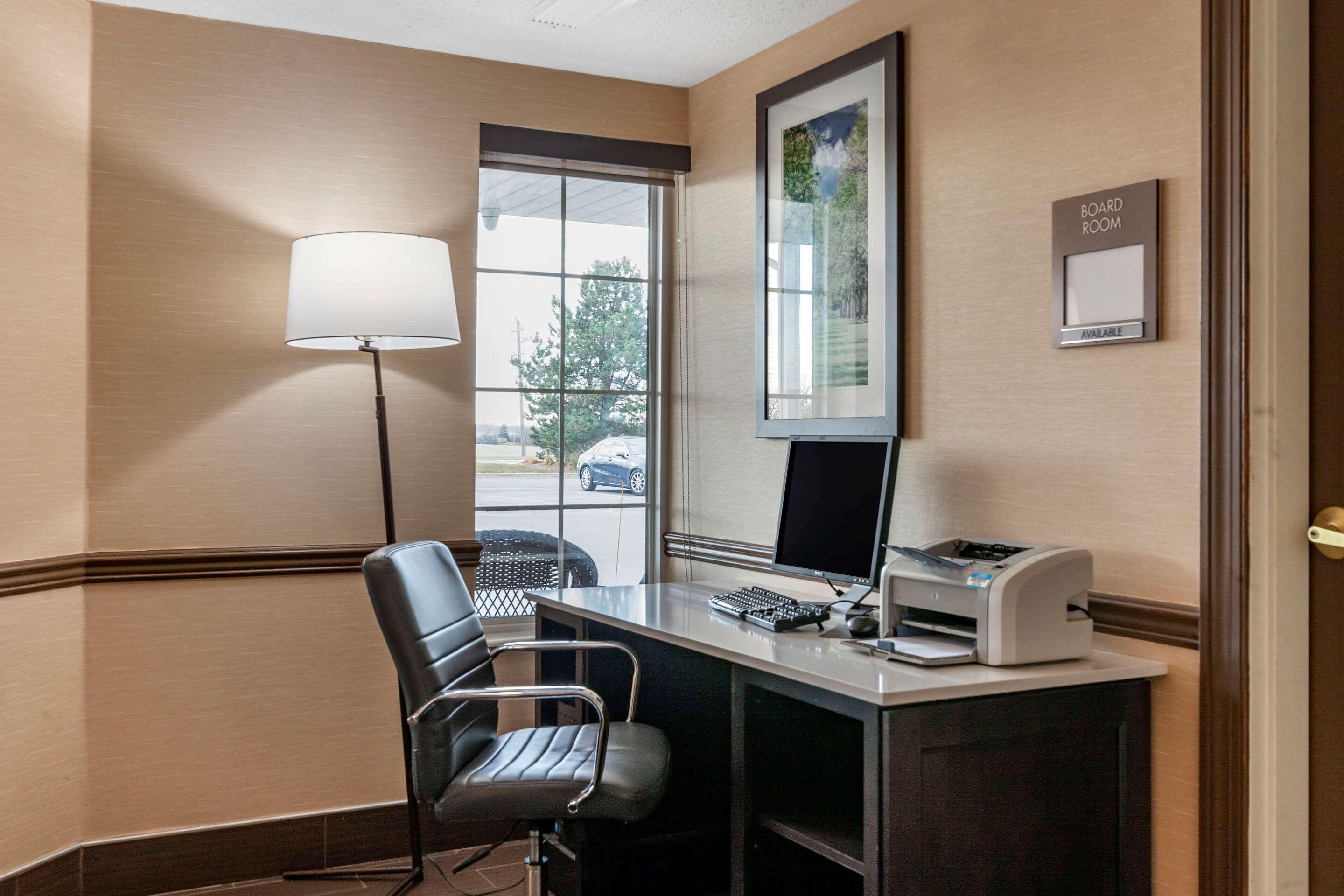 Comfort Inn & Suites Geneva- West Chicago Екстериор снимка