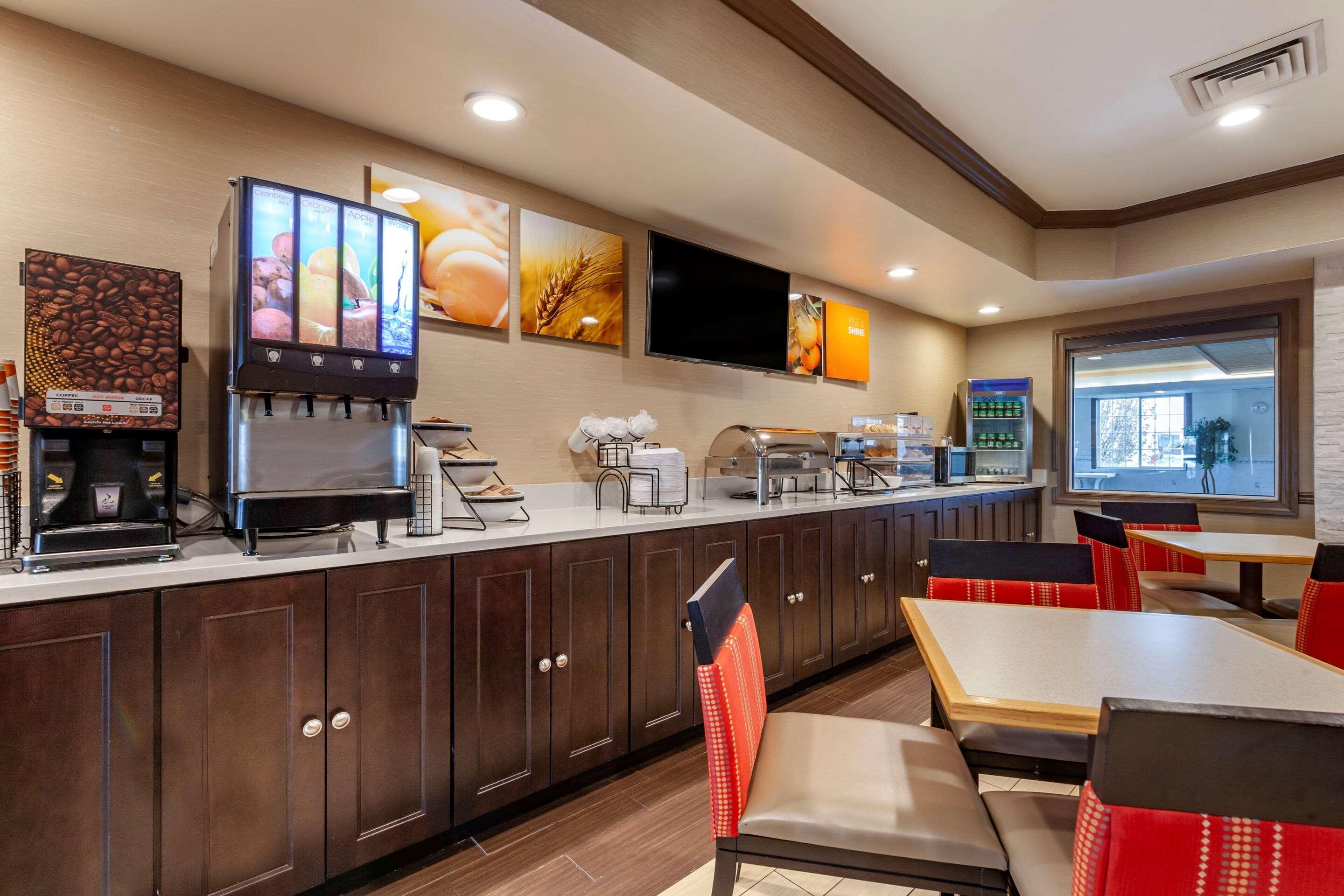 Comfort Inn & Suites Geneva- West Chicago Екстериор снимка