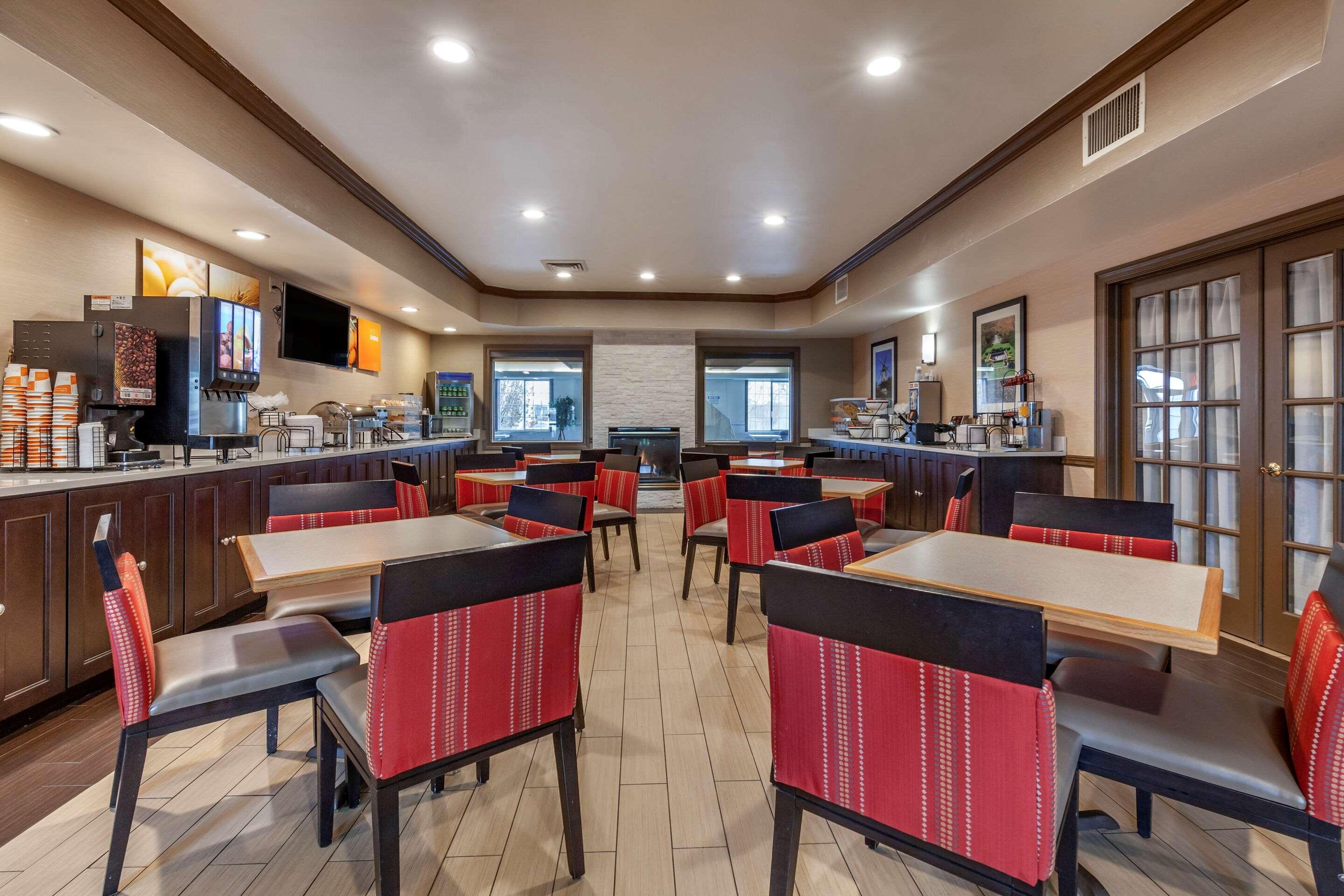 Comfort Inn & Suites Geneva- West Chicago Екстериор снимка