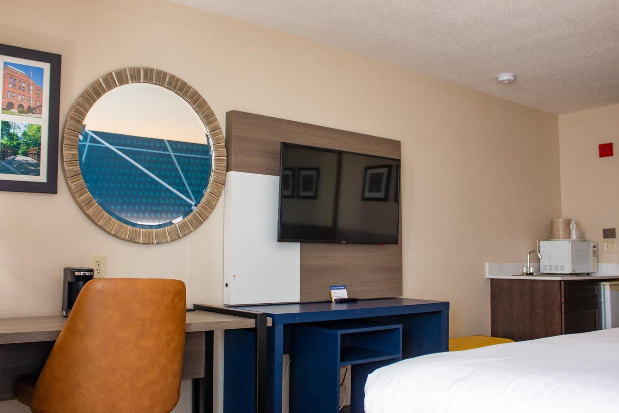 Comfort Inn & Suites Geneva- West Chicago Екстериор снимка