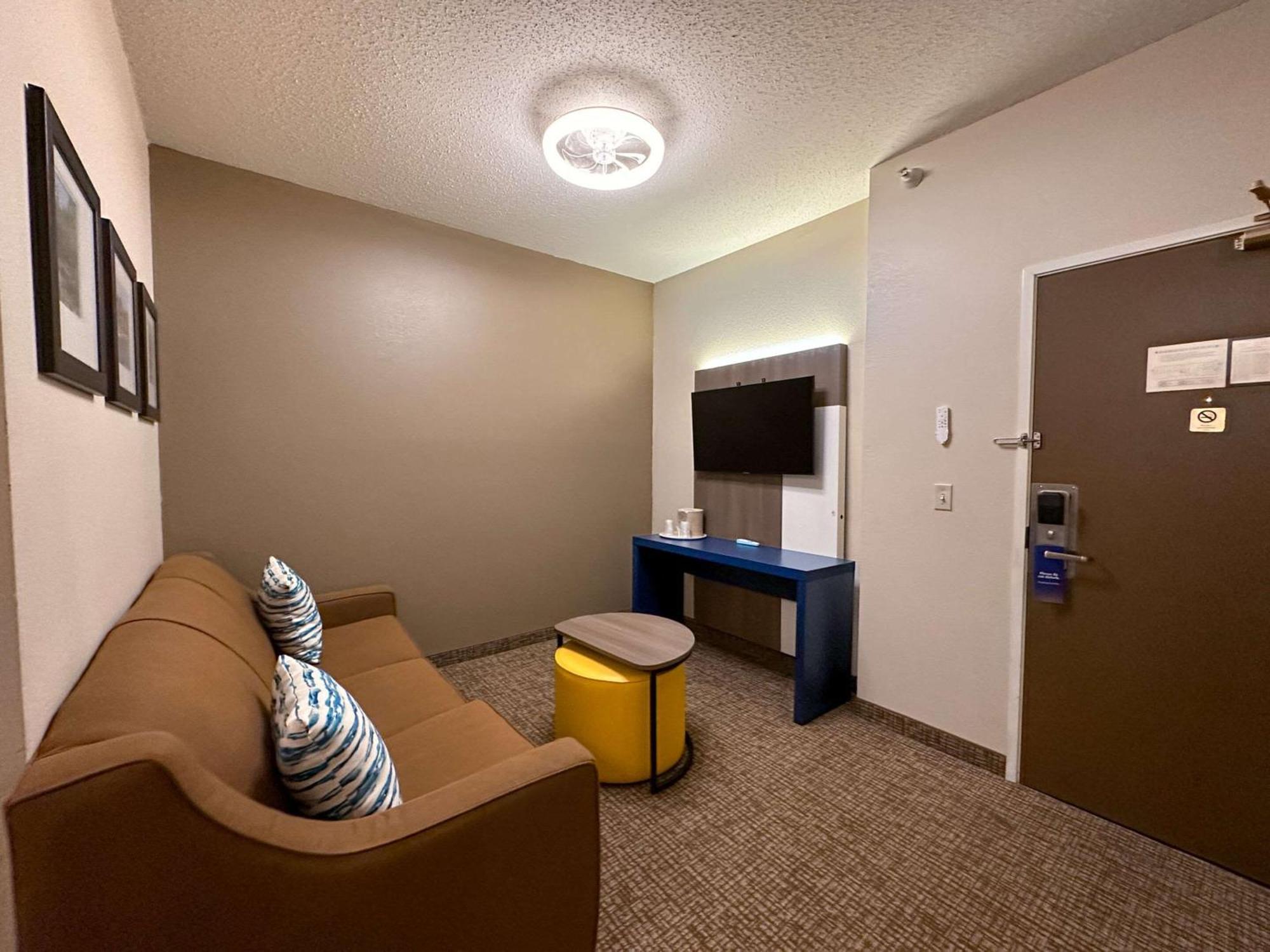 Comfort Inn & Suites Geneva- West Chicago Екстериор снимка