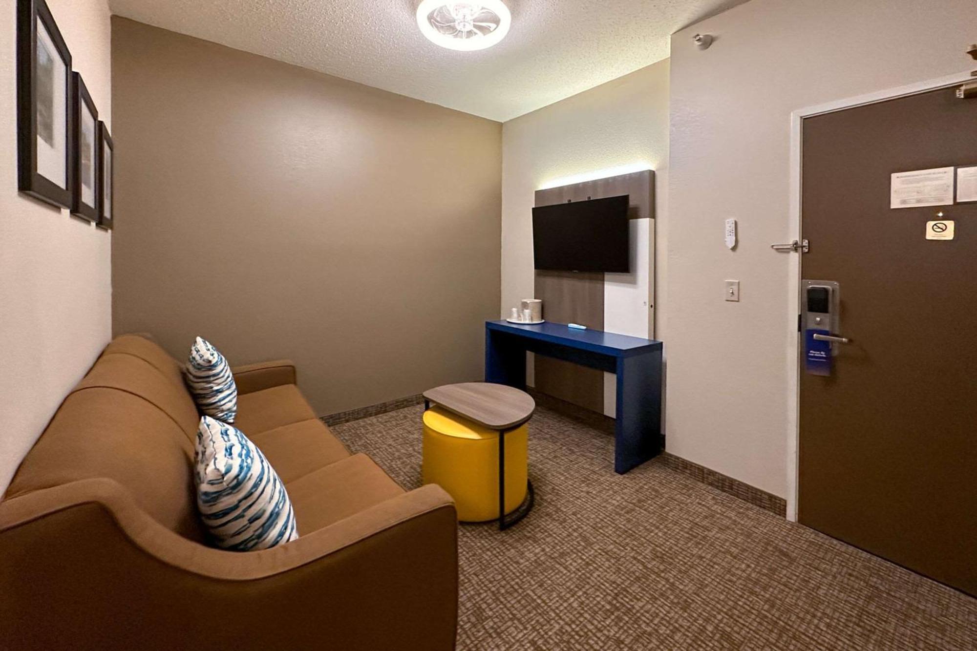 Comfort Inn & Suites Geneva- West Chicago Екстериор снимка