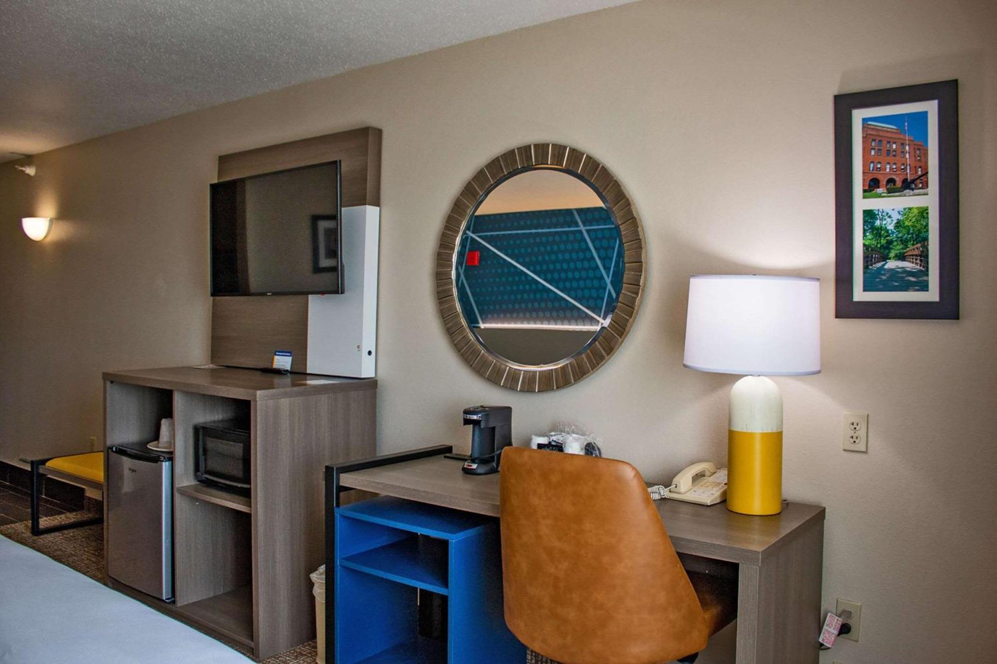 Comfort Inn & Suites Geneva- West Chicago Екстериор снимка